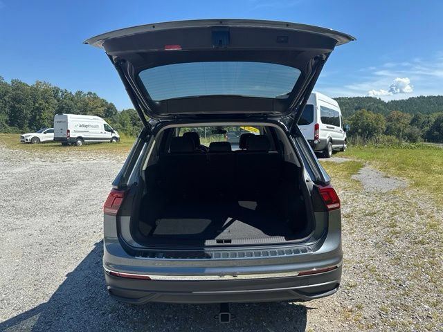 Used 2024 Volkswagen Tiguan Wolfsburg Edition w/ Panoramic Sunroof Package AWD/4WD image 7