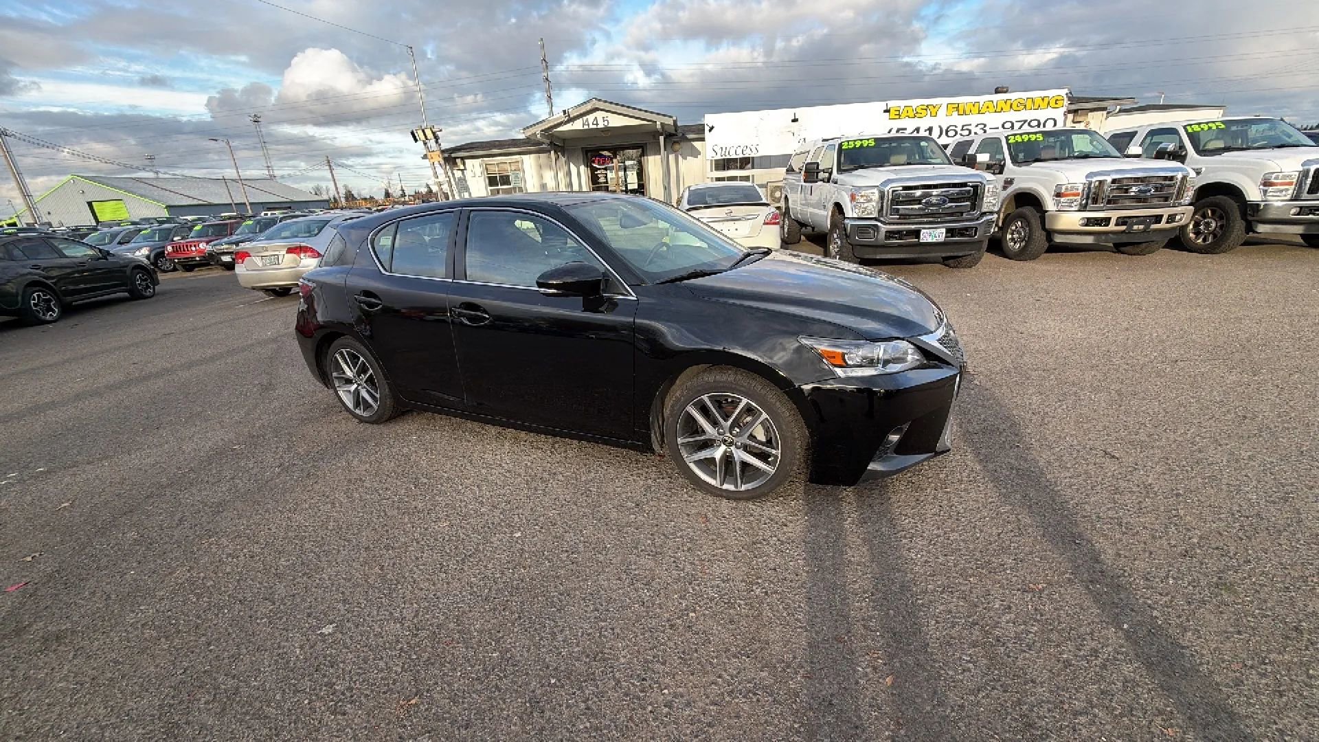 Used 2016 Lexus CT 200h Premium w/ Navigation Package image 2