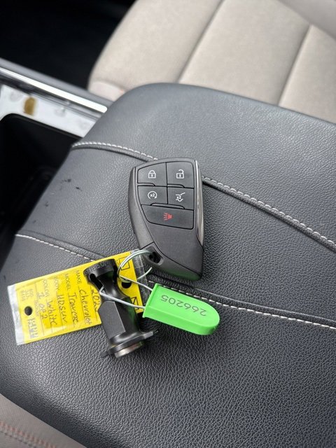 Used 2025 Chevrolet Traverse LT image 32