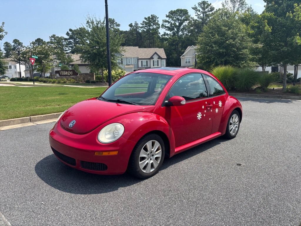 Used 2010 Volkswagen Beetle Coupe FWD image 1