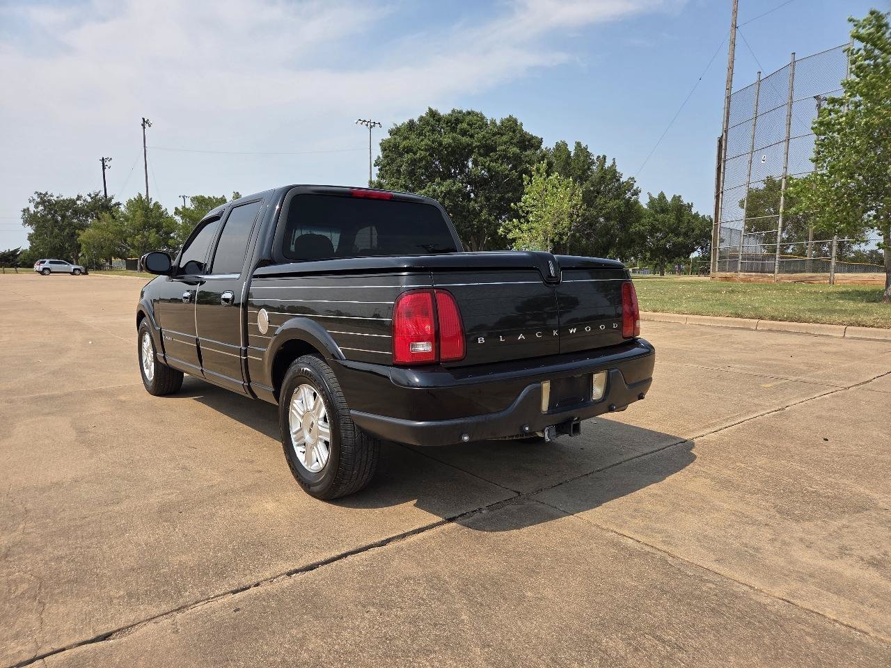 Used 2002 Lincoln Blackwood RWD image 7