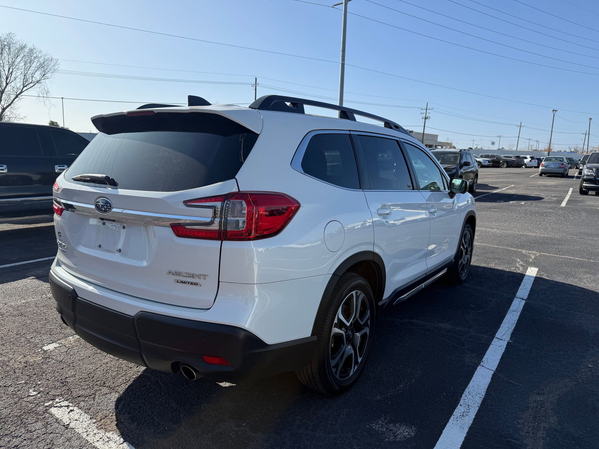 Used 2023 Subaru Ascent Limited w/ Technology Package image 4