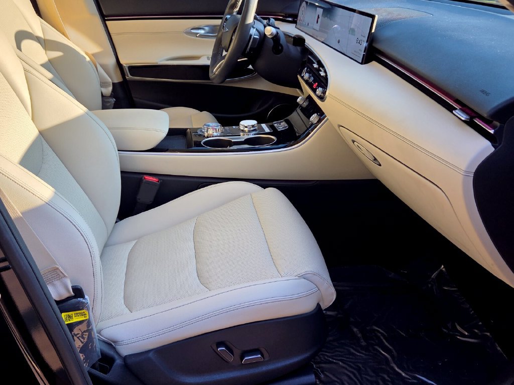 Used 2026 Genesis GV70 2.5T AWD/4WD image 18