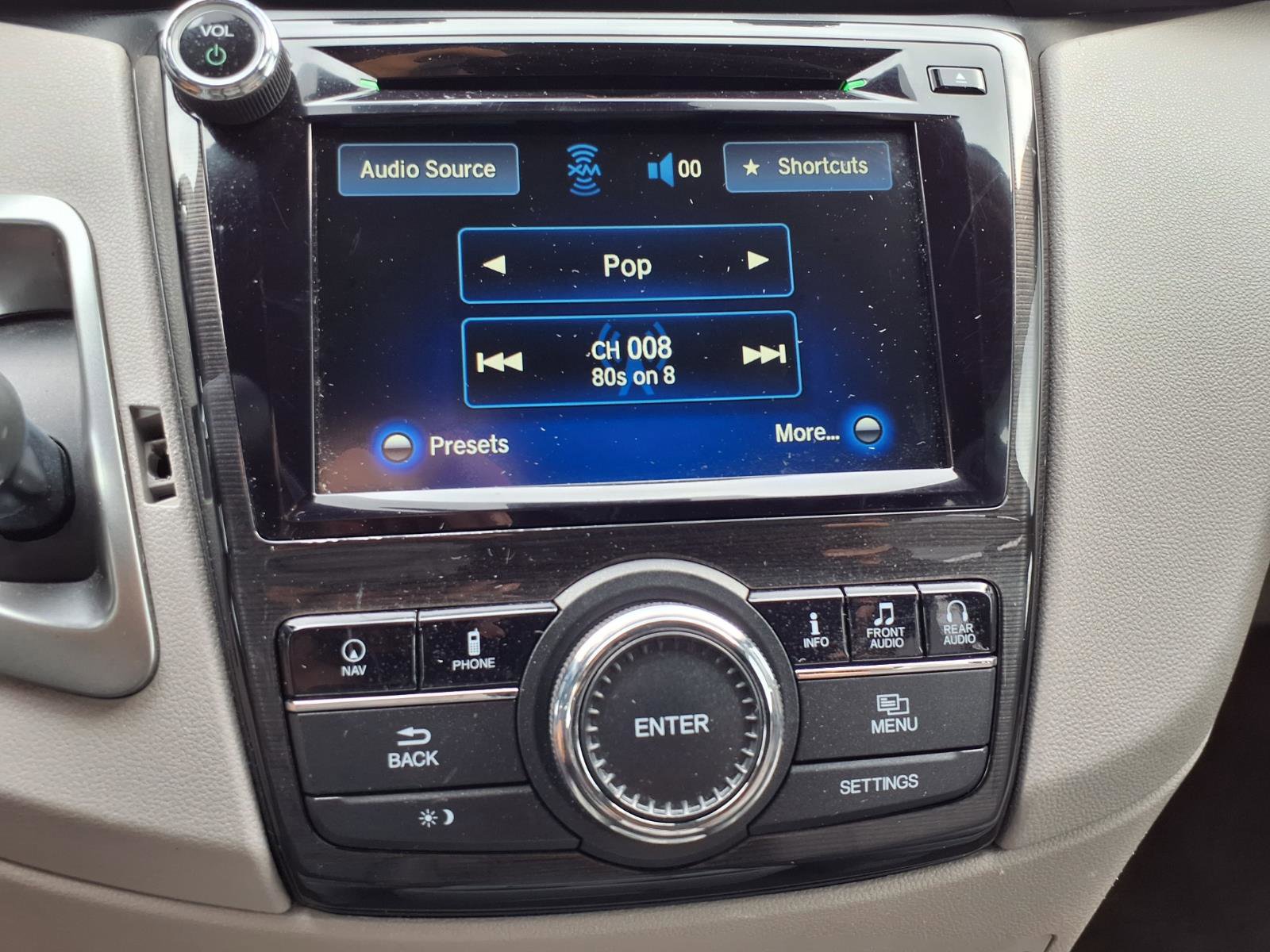 Used 2014 Honda Odyssey Touring Elite image 9