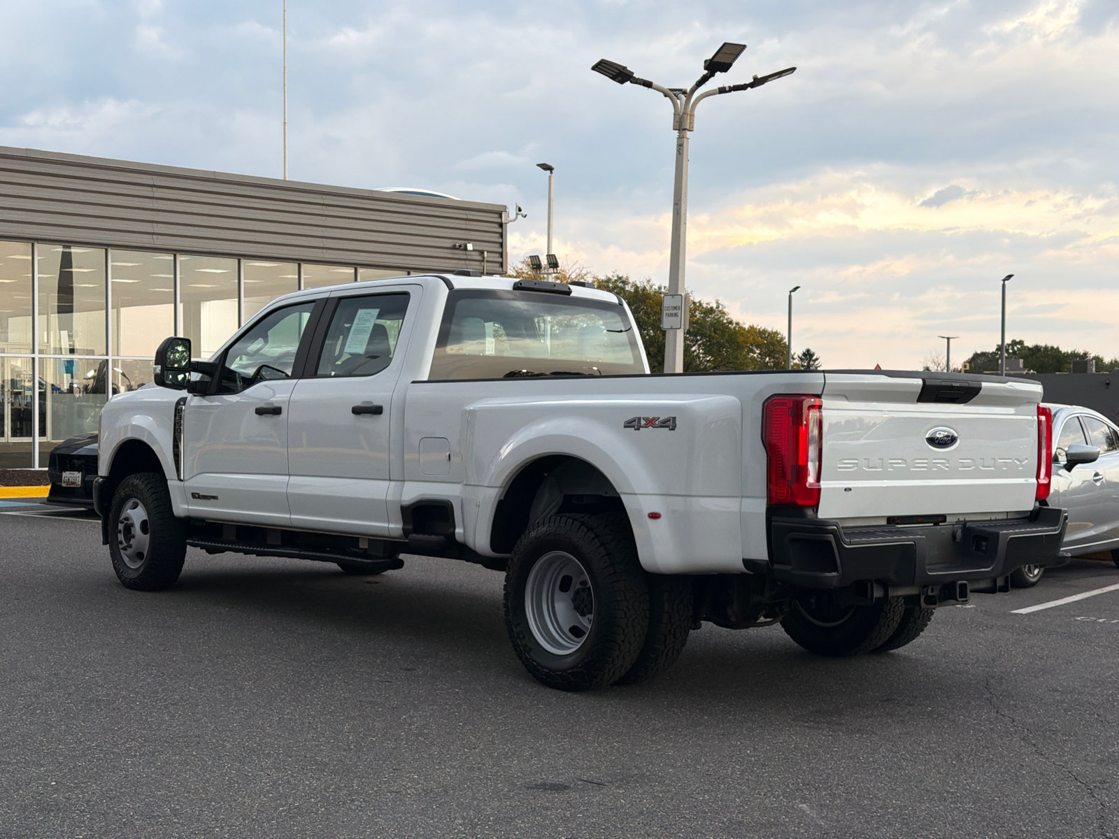 Used 2023 Ford F350 XL AWD/4WD image 7