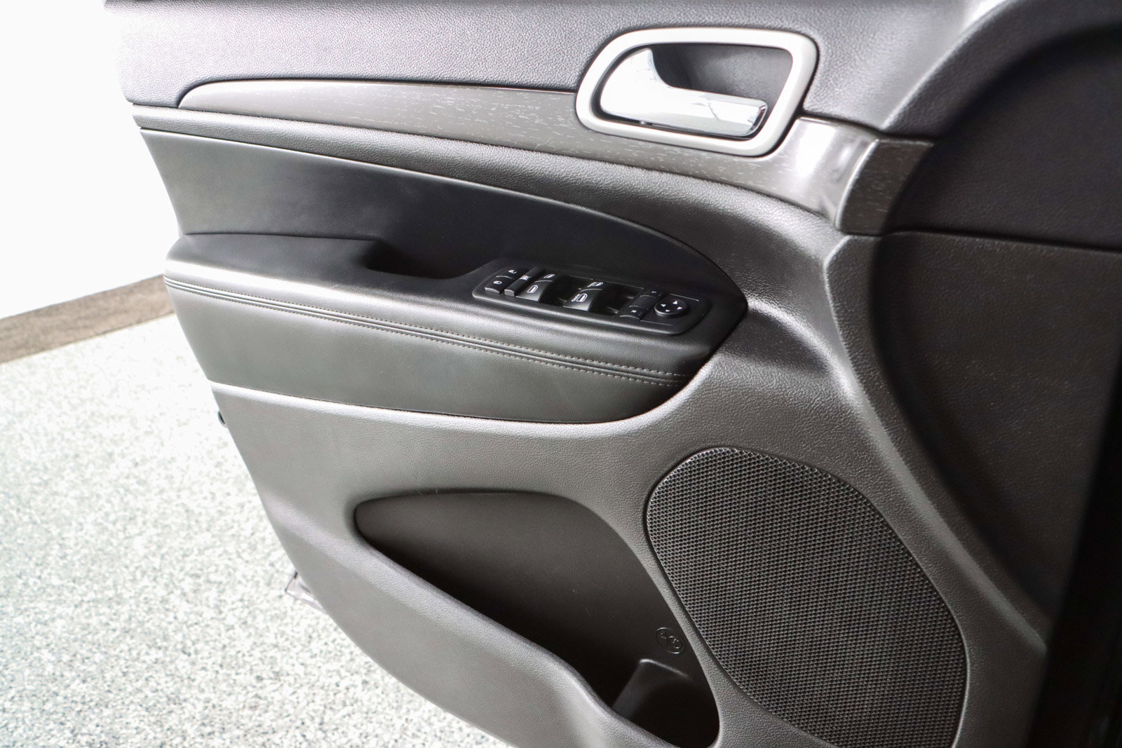 Used 2018 Jeep Grand Cherokee Altitude image 20