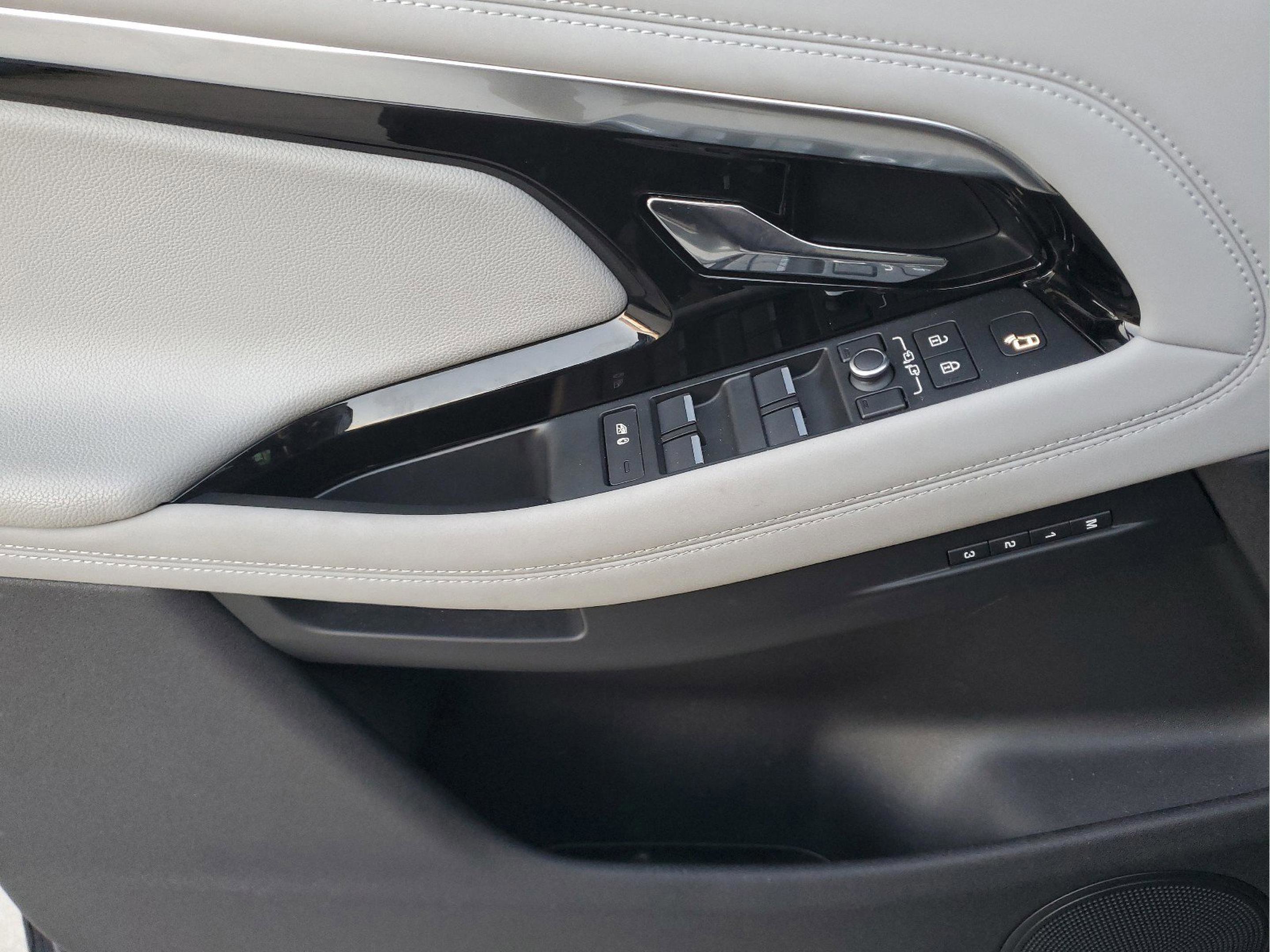 Used 2022 Land Rover Range Rover Evoque R-Dynamic S image 14