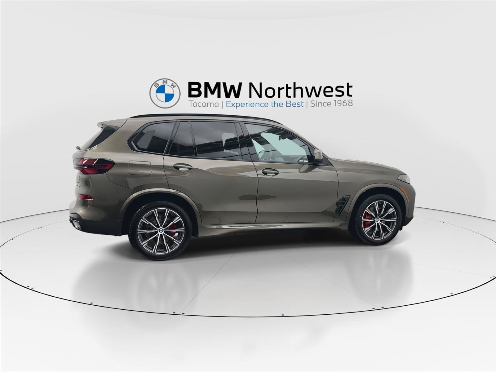 New 2026 BMW X5 xDrive40i w/ M Sport Package AWD/4WD image 4