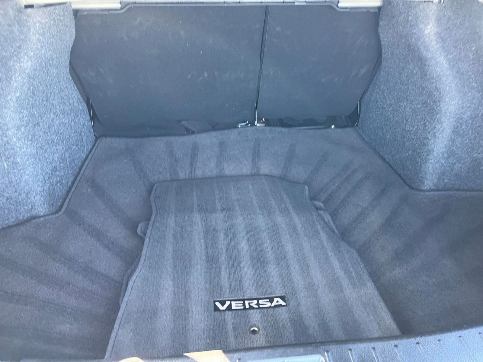 Used 2025 Nissan Versa SV FWD image 31
