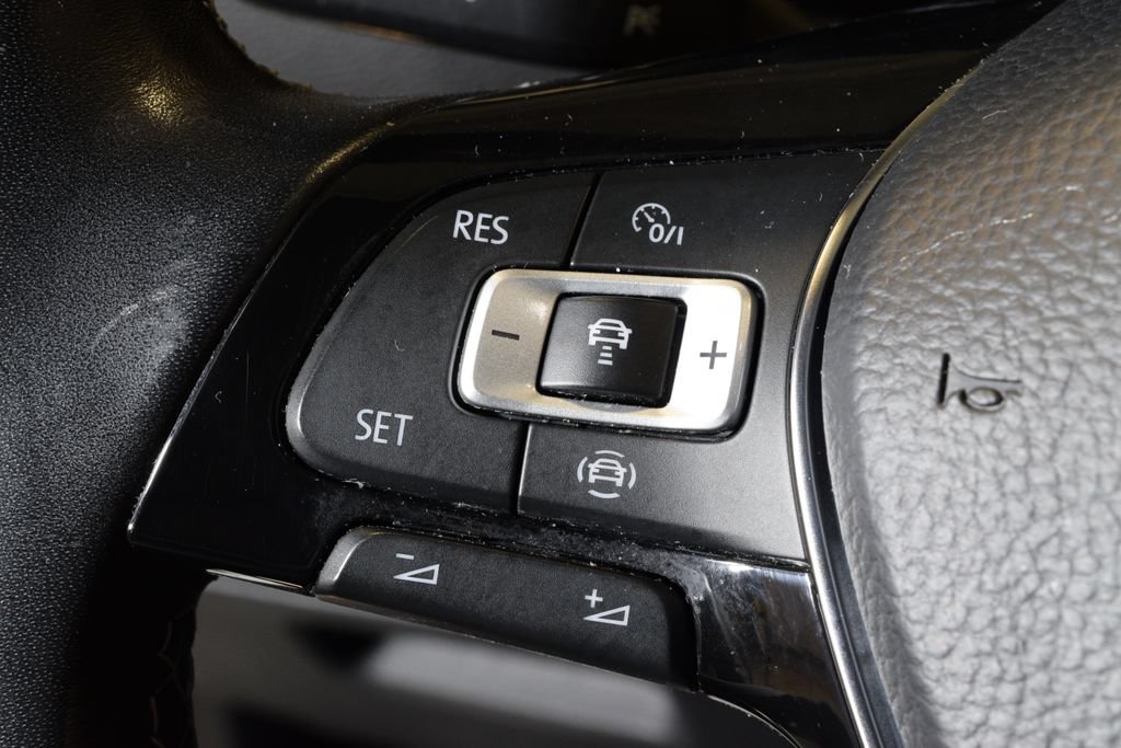 Used 2021 Volkswagen Tiguan SEL Premium R-Line AWD/4WD image 22