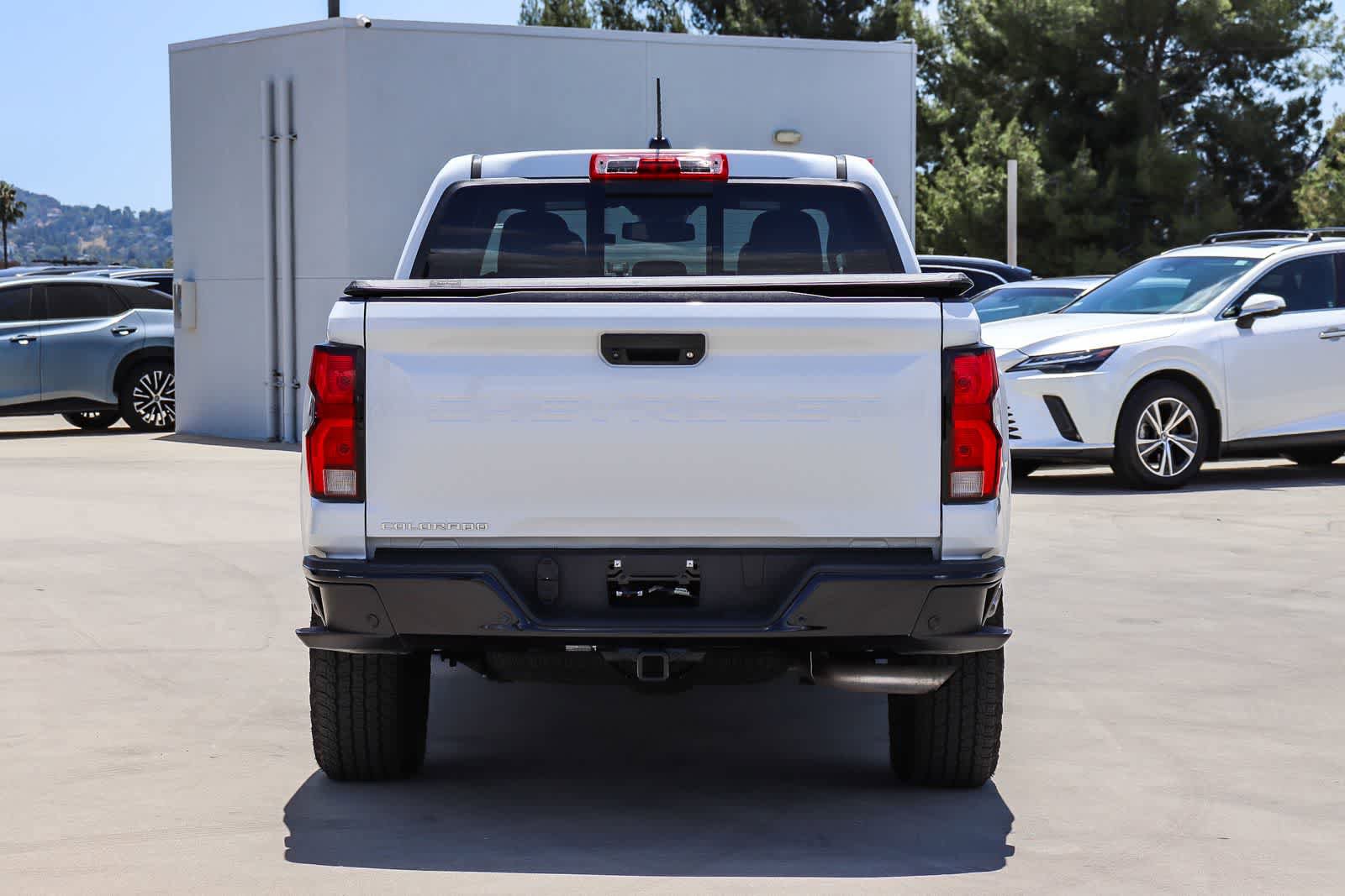 Used 2024 Chevrolet Colorado Z71 w/ Z71 Convenience Package 2 AWD/4WD image 3
