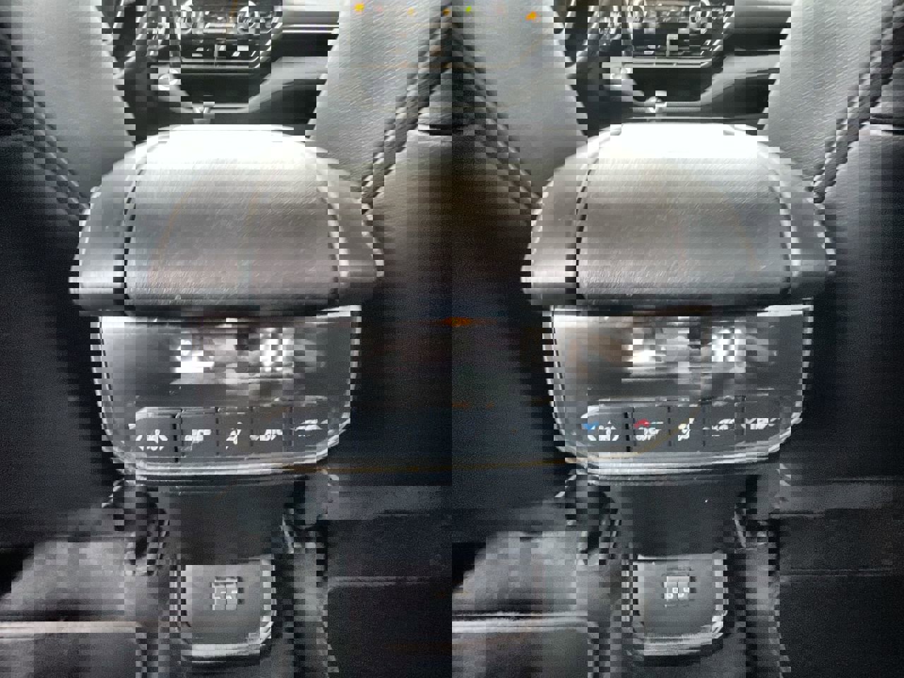 Used 2023 Toyota Highlander XLE image 22