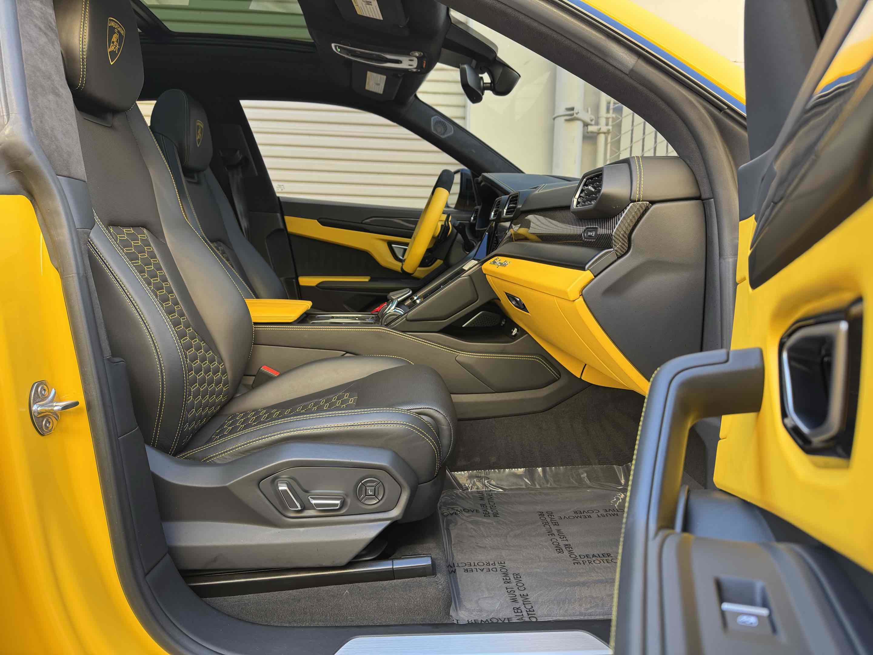 Used 2021 Lamborghini Urus image 45