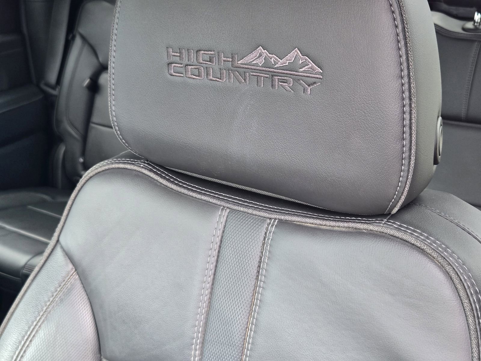 Used 2023 Chevrolet Silverado 3500 High Country w/ Technology Package image 16