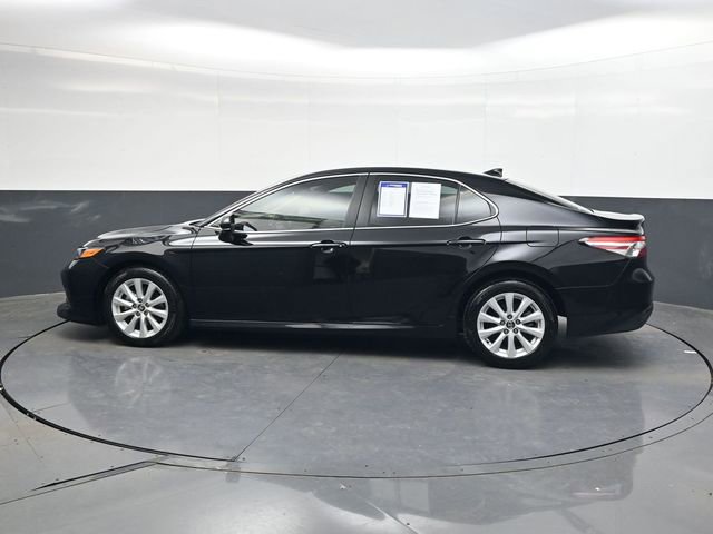 Used 2020 Toyota Camry LE image 7
