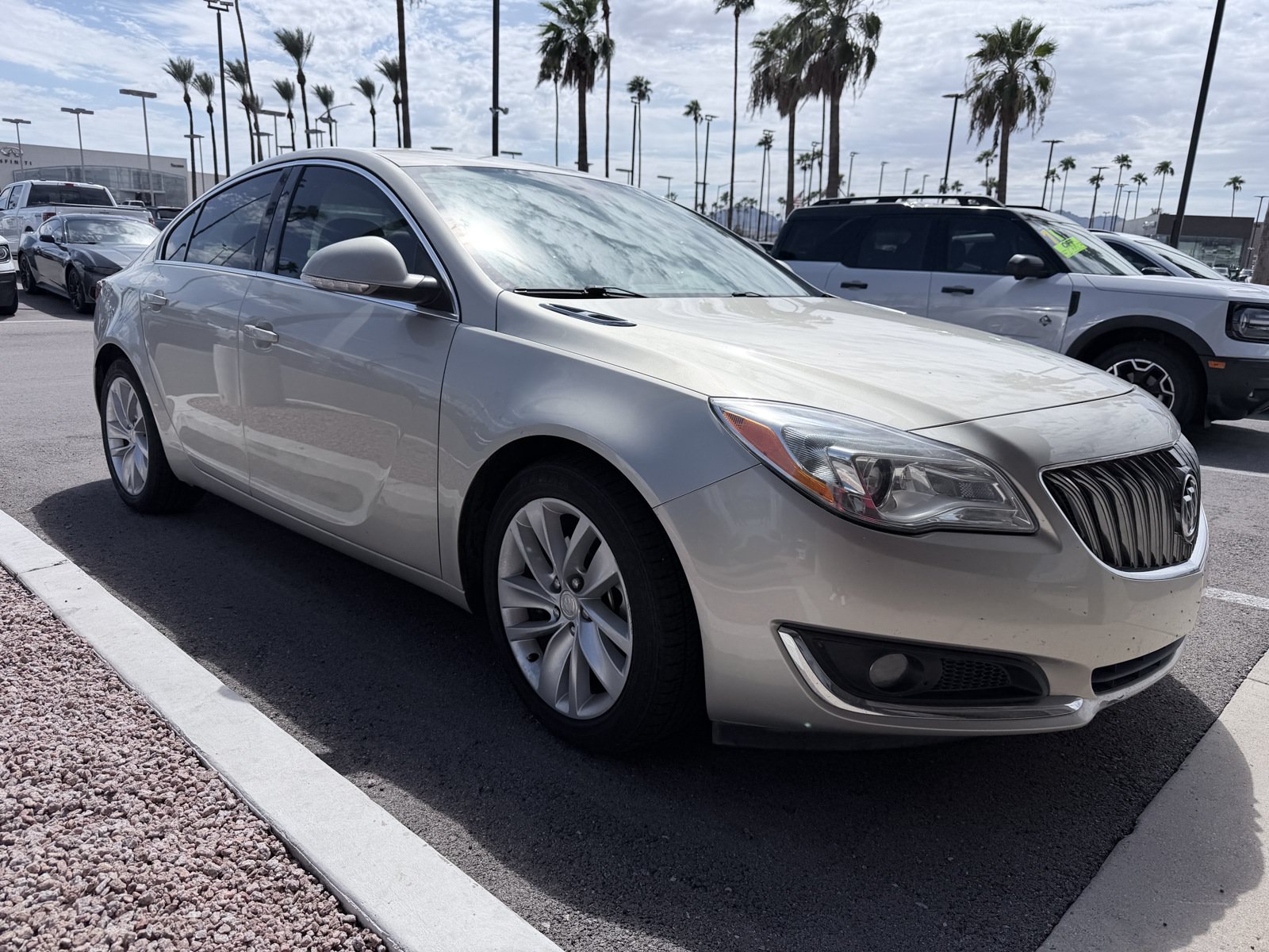 Used 2015 Buick Regal Premium FWD image 3