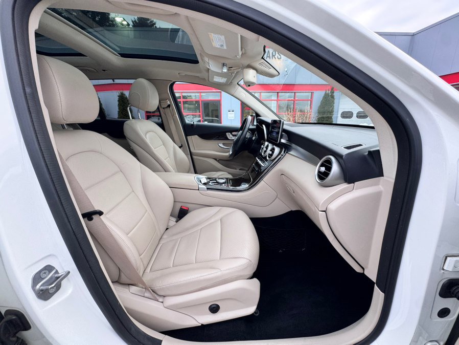 Used 2019 Mercedes-Benz GLC 300 4MATIC image 15