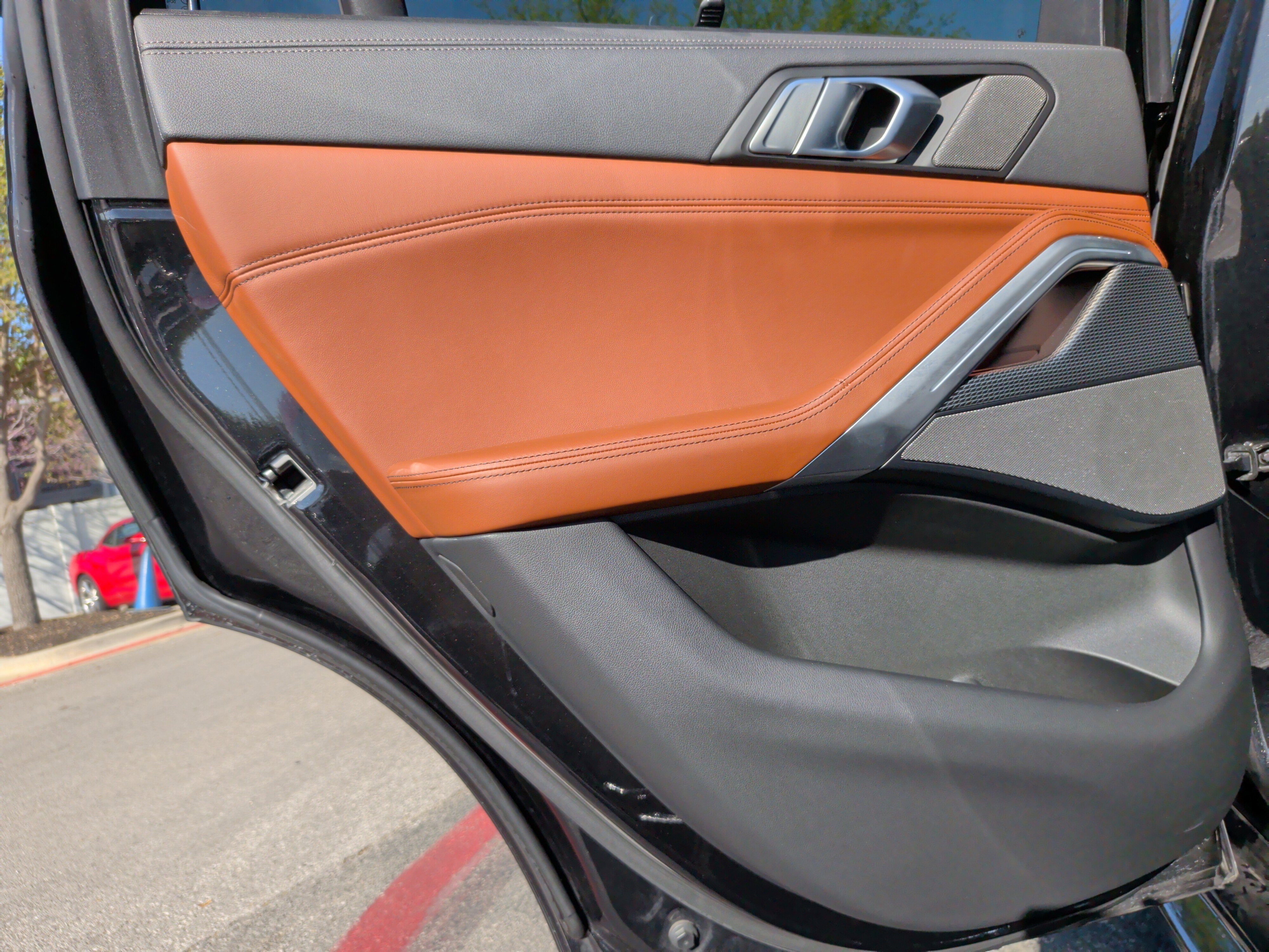 Certified 2023 BMW X6 M50i w/ Executive Package image 38