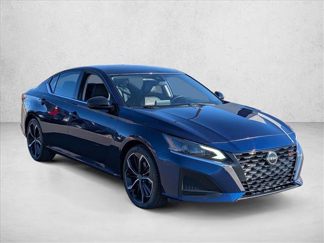 Used 2023 Nissan Altima 2.5 SR image 3