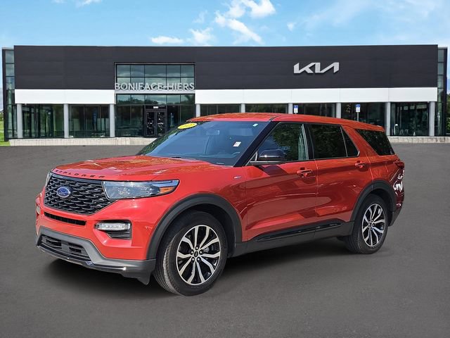 Used 2022 Ford Explorer ST-Line w/ Class IV Trailer Tow Package RWD image 2
