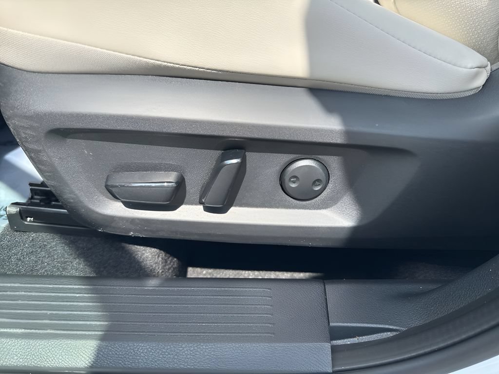 Used 2024 Nissan Rogue SV w/ SV Premium Package AWD/4WD image 10