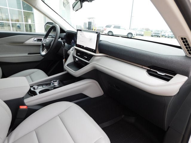 New 2026 Ford Explorer Active w/ Active Comfort Package image 10