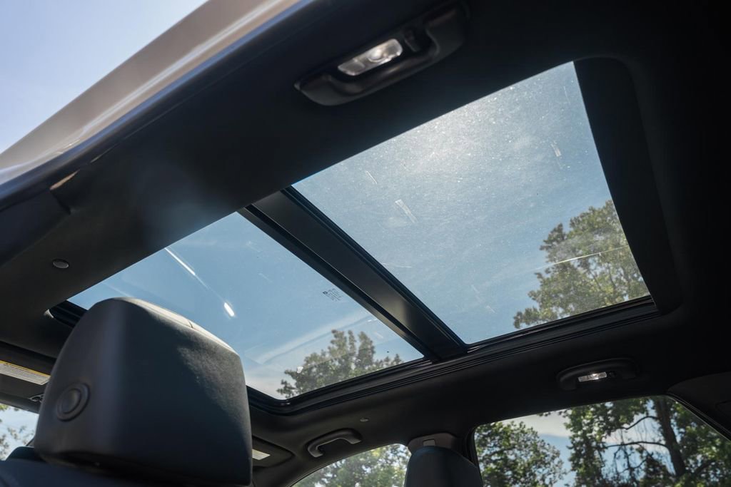 Used 2025 Cadillac XT5 Premium Luxury image 35