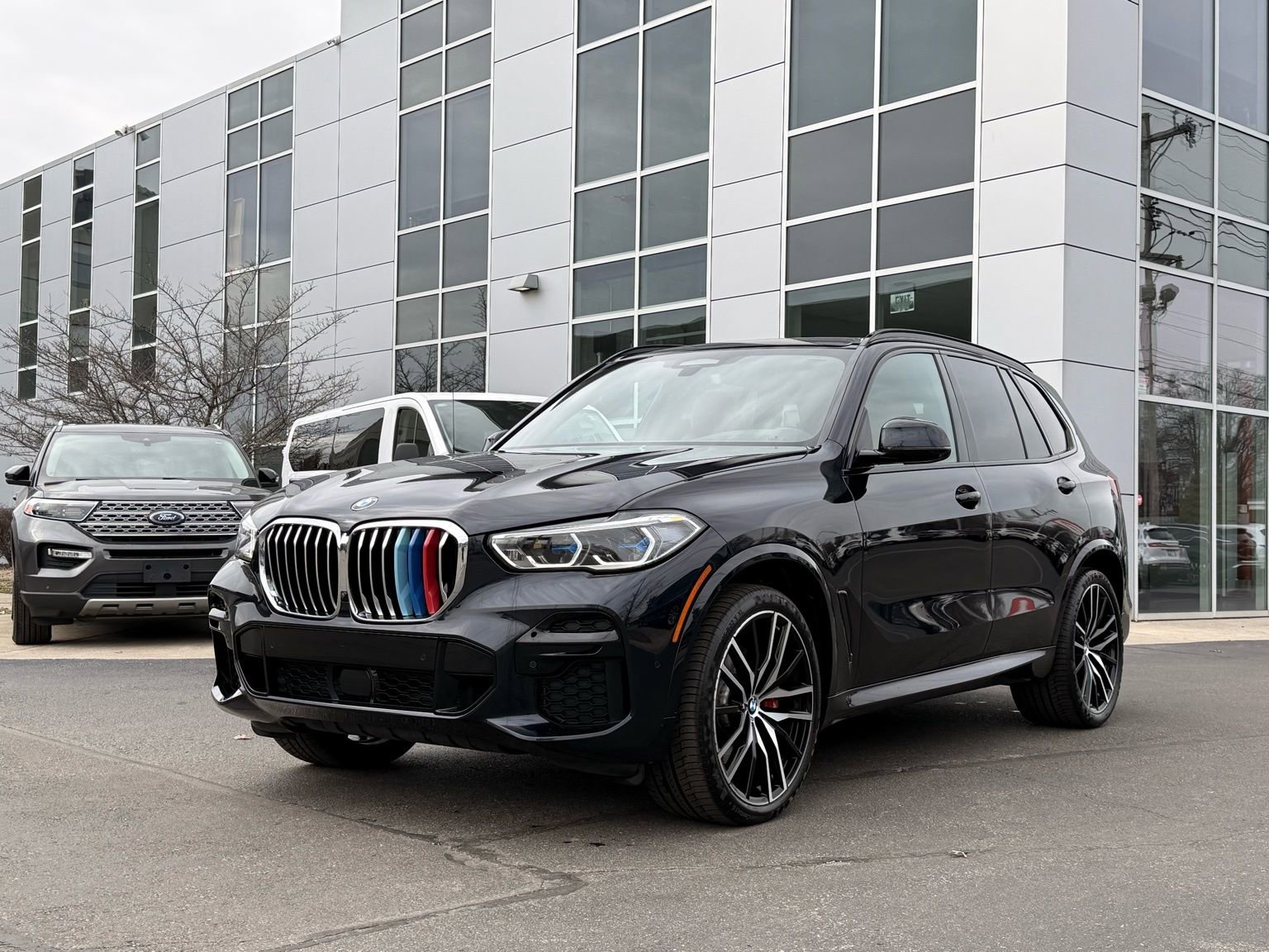 Used 2023 BMW X5 xDrive40i w/ Executive Package image 2