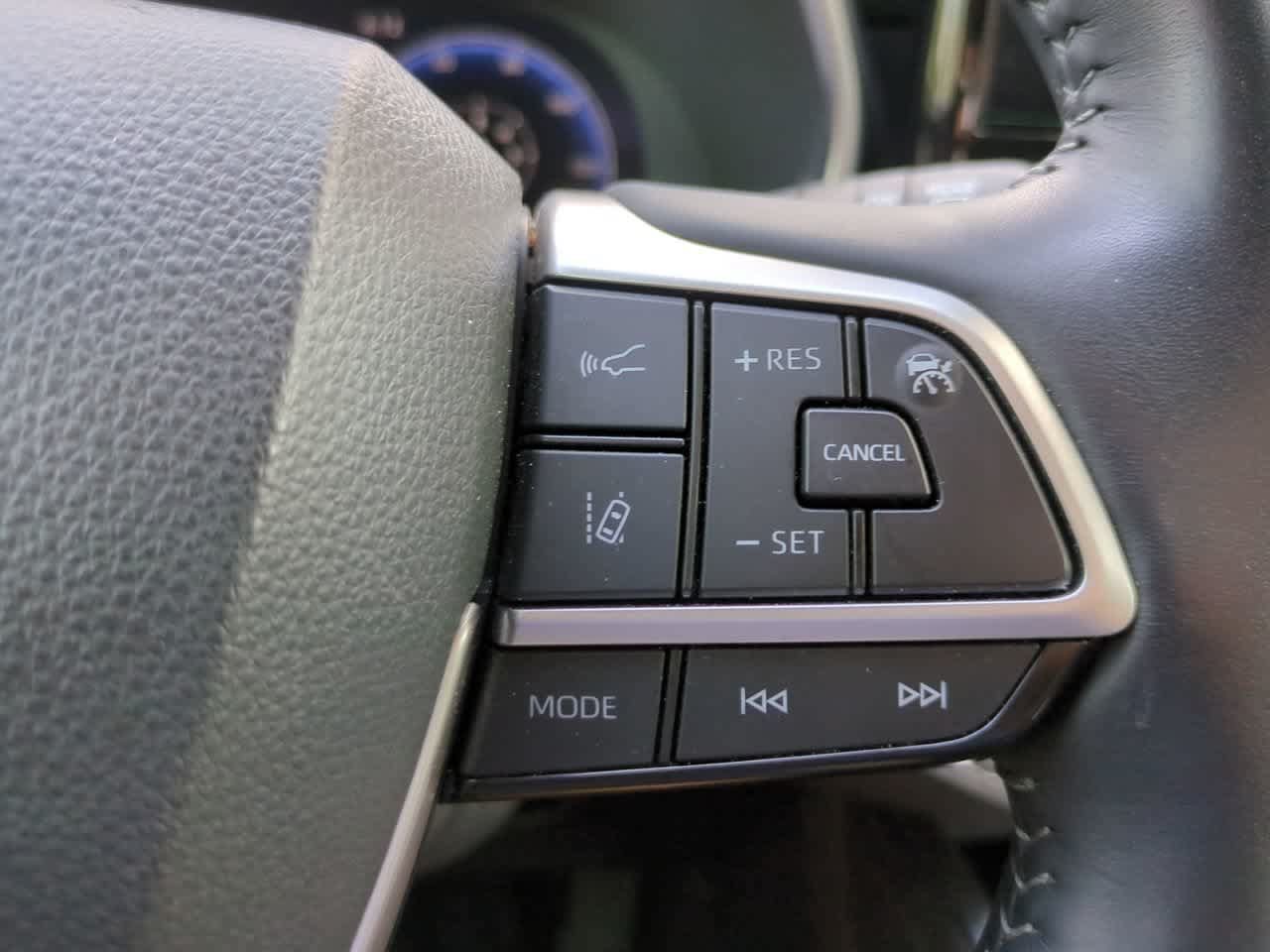 Certified 2024 Toyota Highlander Platinum AWD/4WD image 26