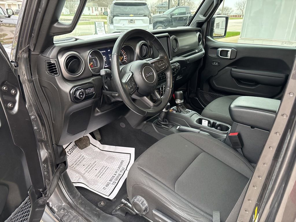 Used 2022 Jeep Gladiator Willys image 11