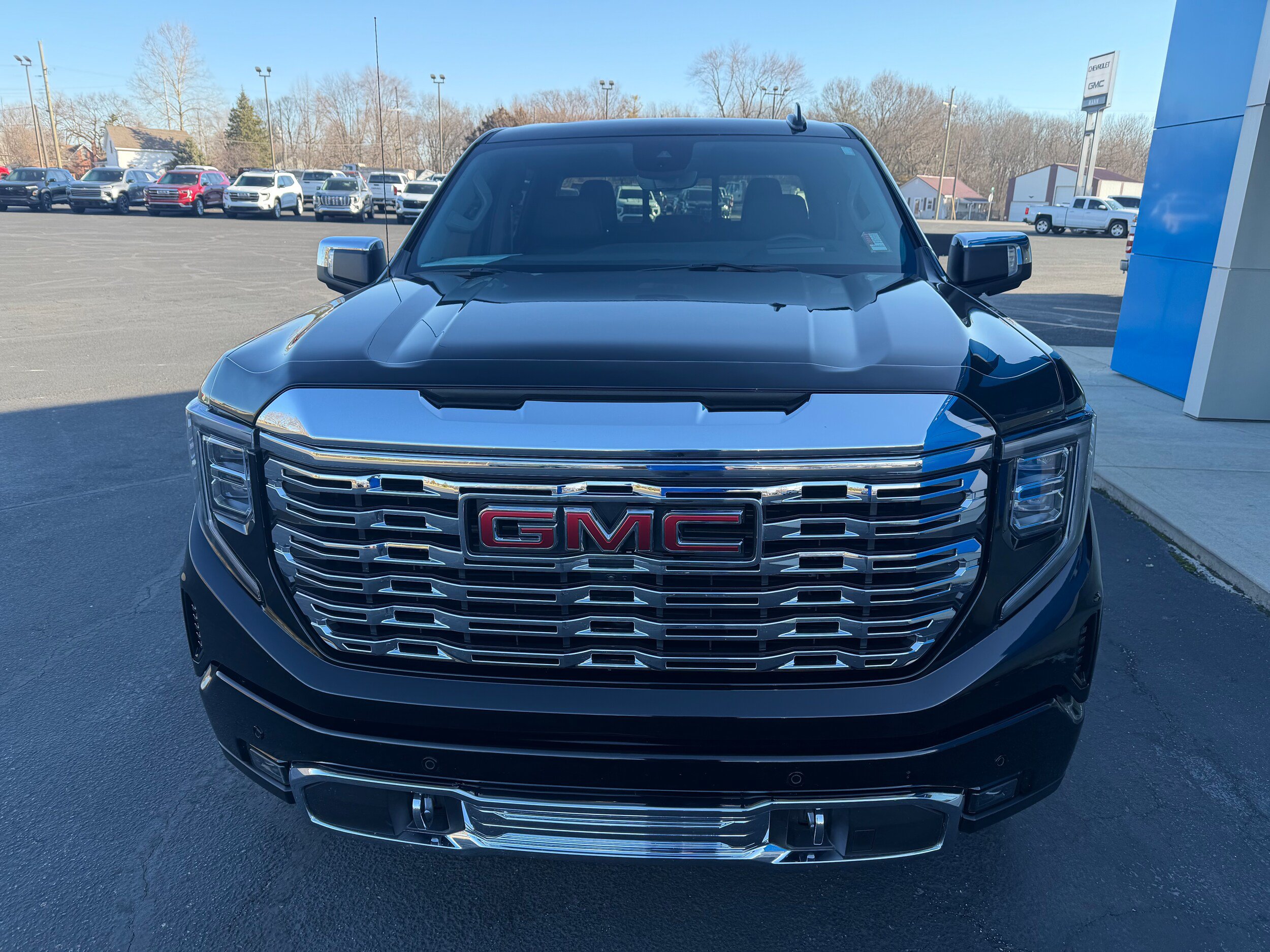 Used 2024 GMC Sierra 1500 Denali w/ Technology Package AWD/4WD image 13