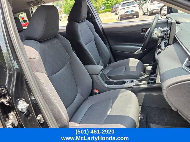 Used 2025 Toyota Corolla Cross LE AWD/4WD image 17