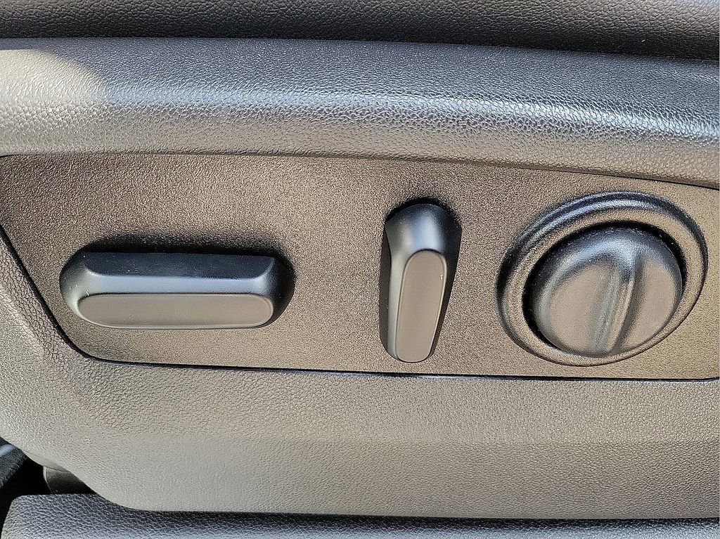 Used 2020 GMC Sierra 1500 SLT image 15