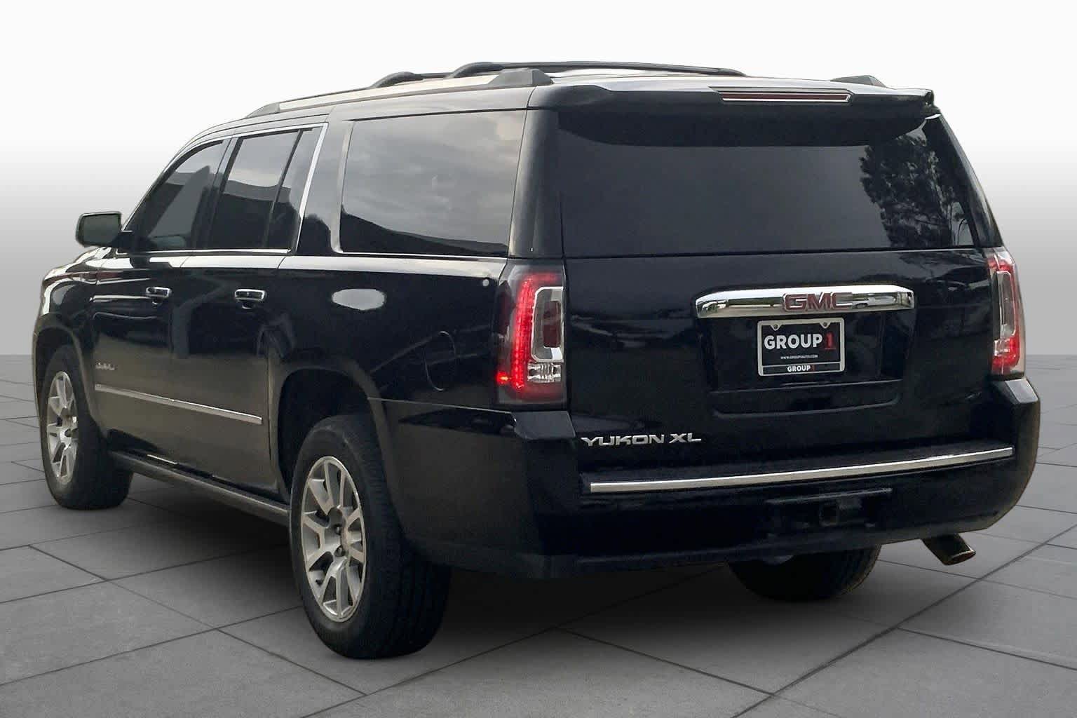 Used 2016 GMC Yukon XL Denali w/ Open Road Package AWD/4WD image 11