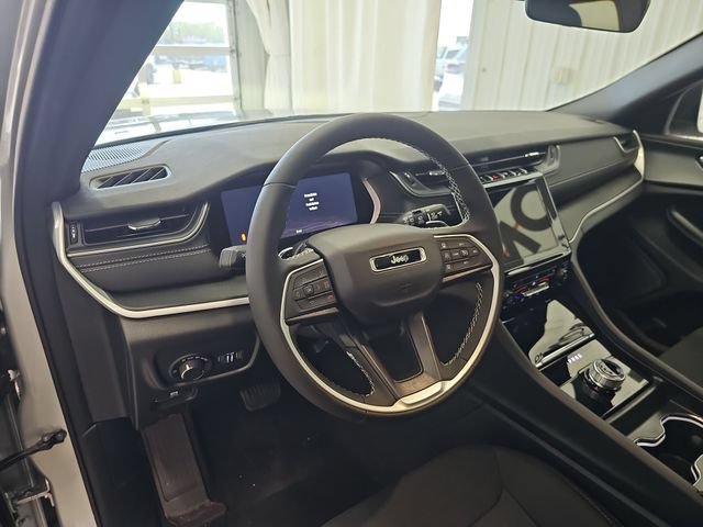 New 2026 Jeep Grand Cherokee Laredo X AWD/4WD image 37