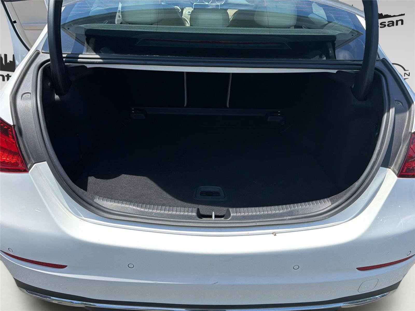 Used 2025 Mercedes-Benz C 300 4MATIC Sedan image 23