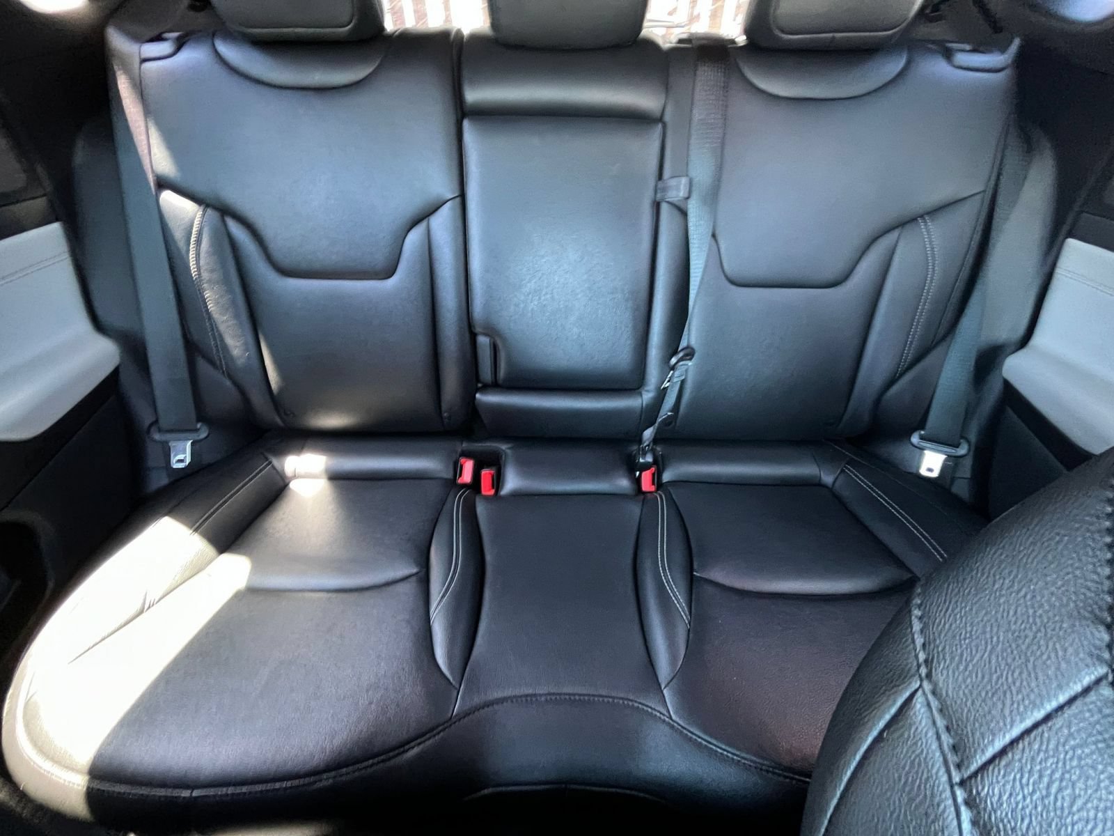 Used 2025 Jeep Compass Latitude AWD/4WD image 37