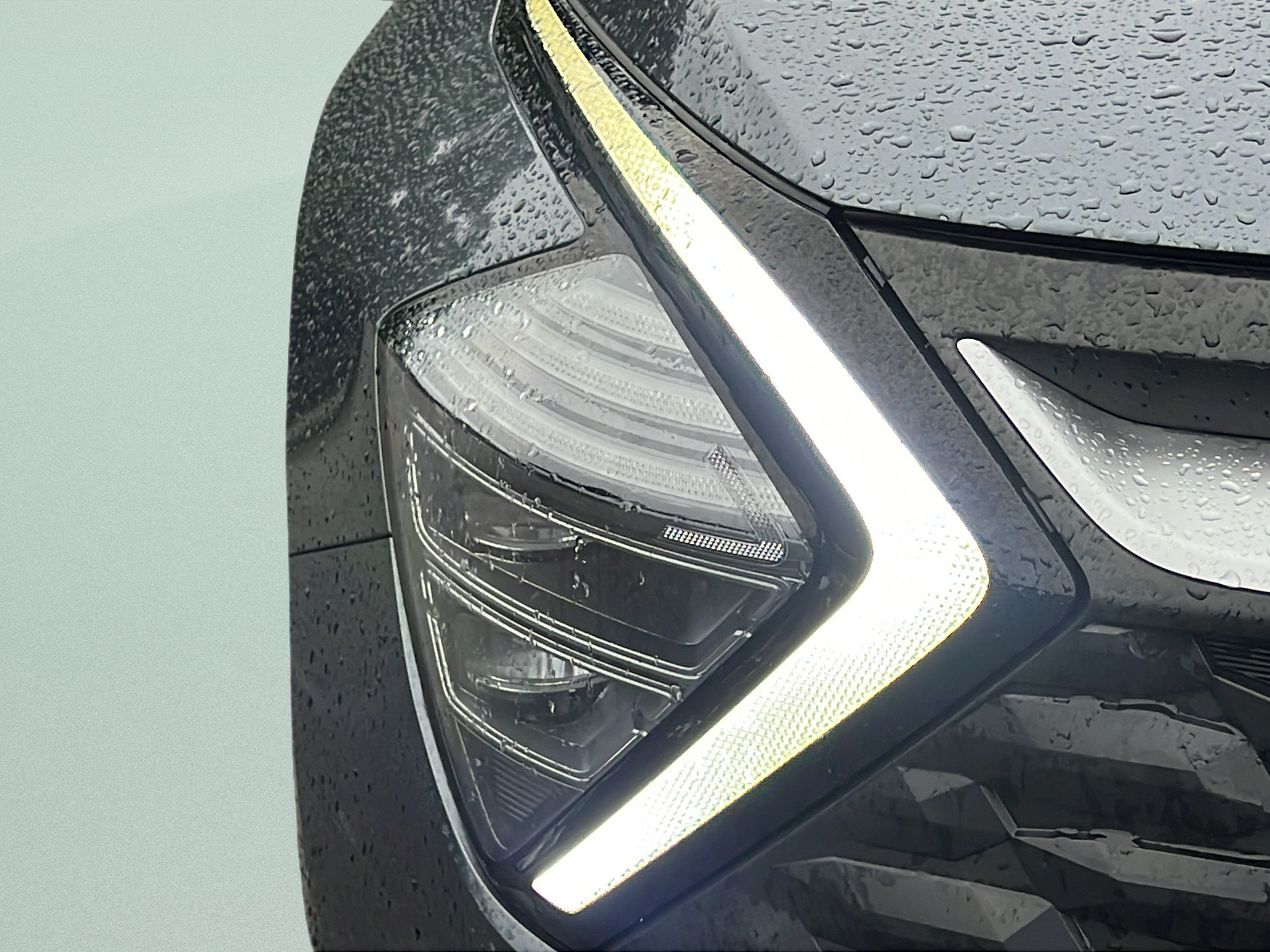 Certified 2025 Kia Sportage LX AWD/4WD image 9