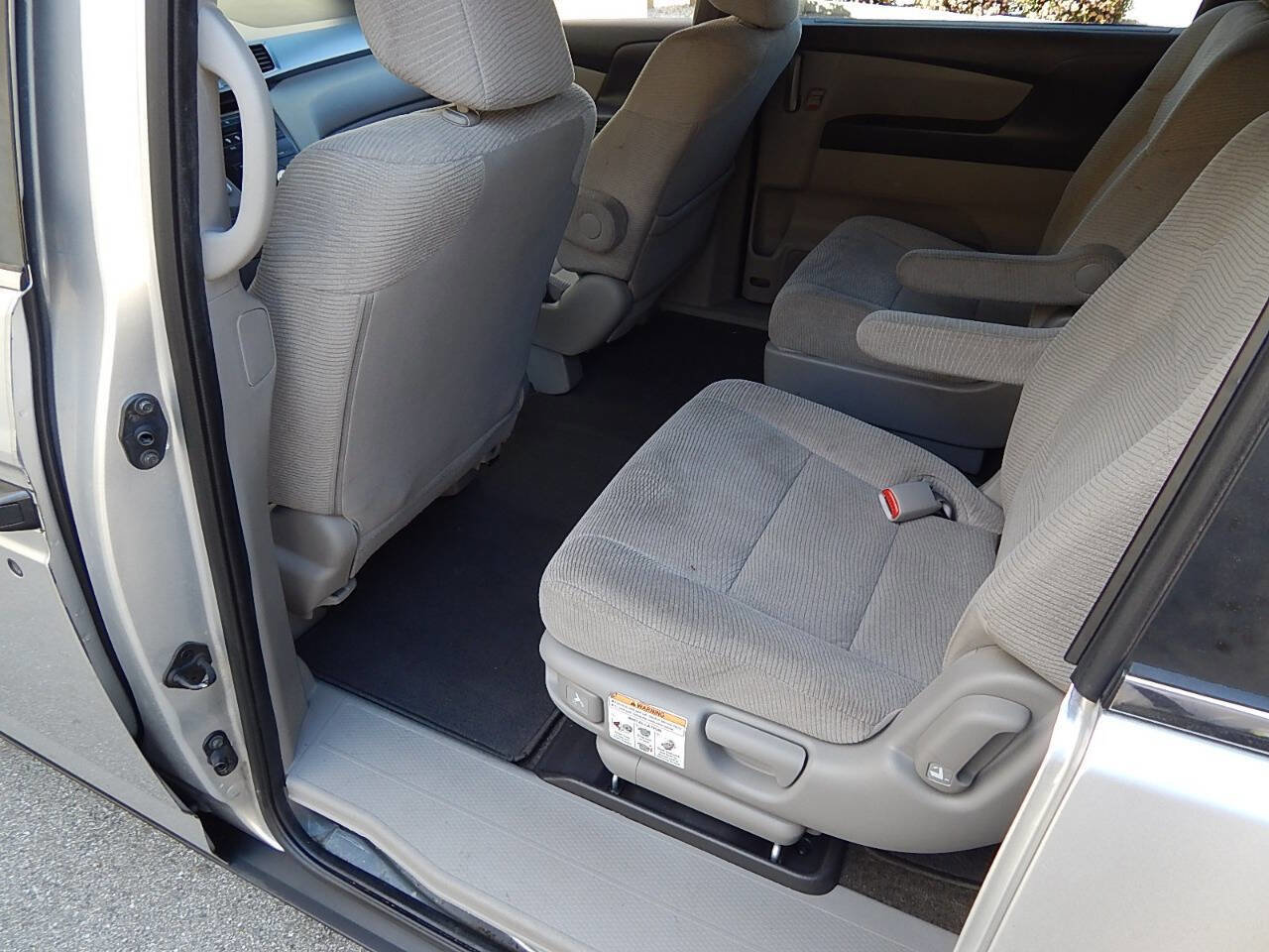 Used 2012 Honda Odyssey LX image 18