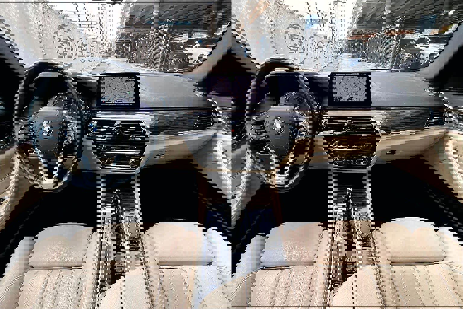 Used 2019 BMW 530i image 16