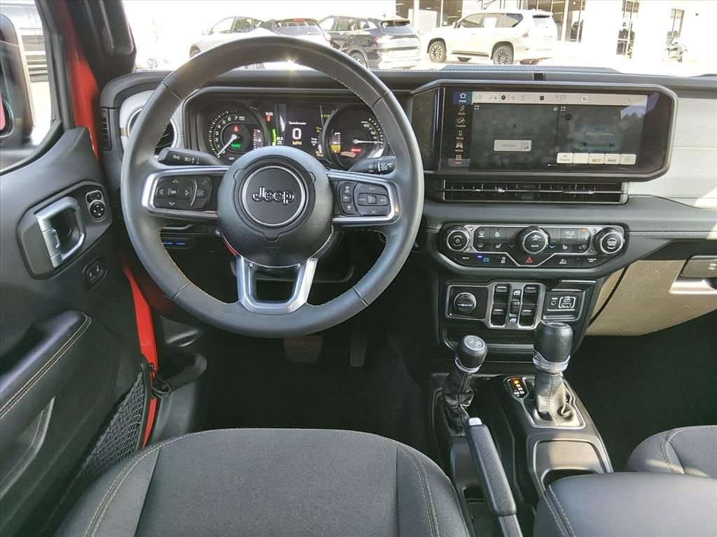 Used 2024 Jeep Wrangler Unlimited Sahara AWD/4WD image 11