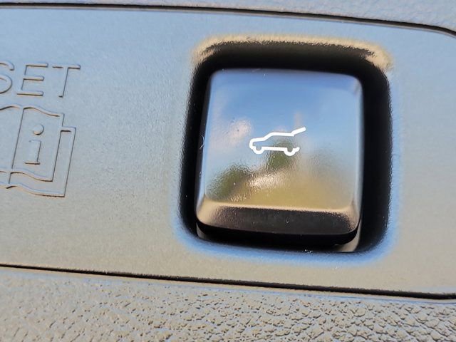 Used 2020 Lincoln Corsair Reserve w/ Equipment Group 201A image 15