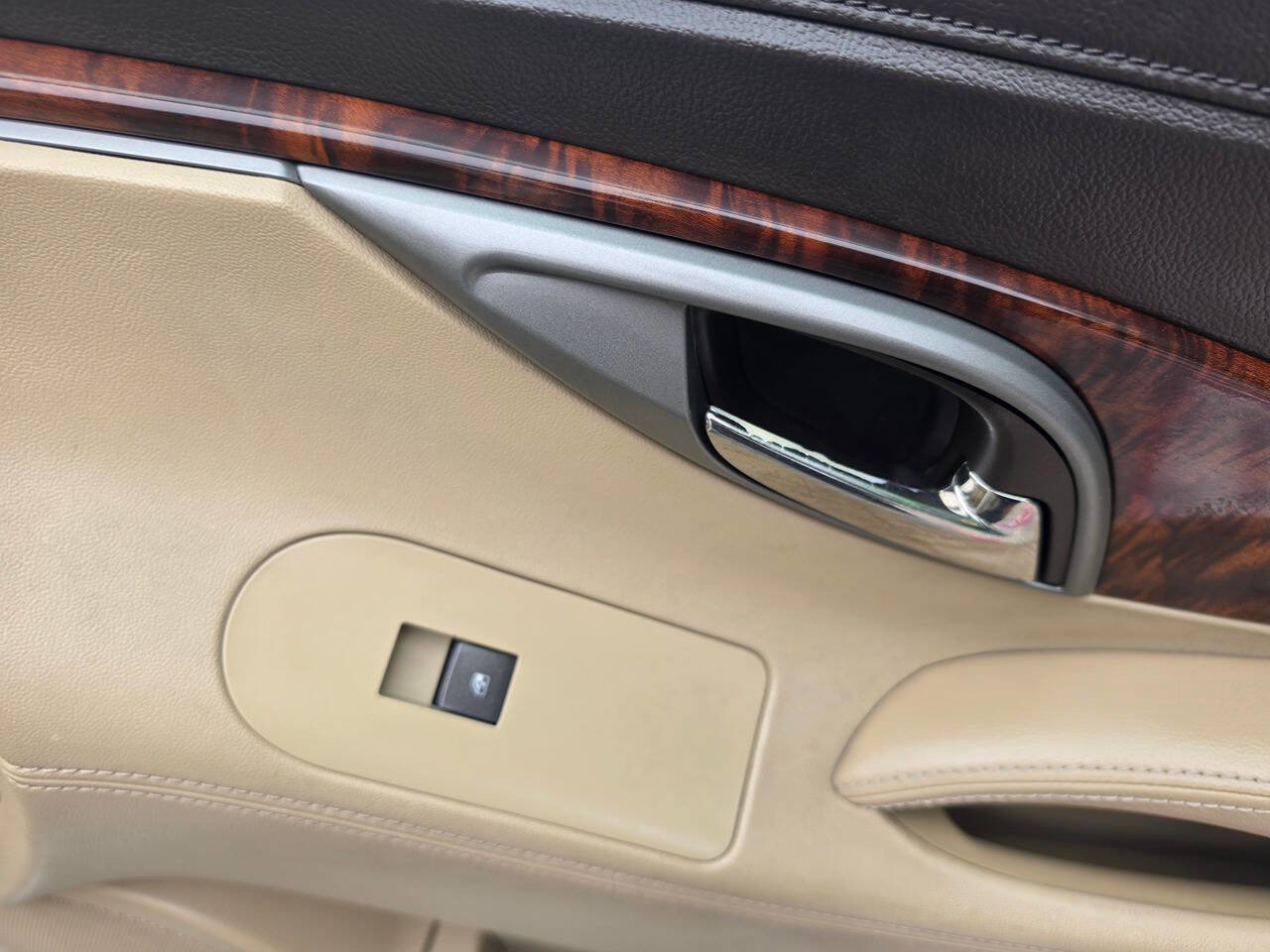 Used 2013 Buick LaCrosse Touring FWD image 22