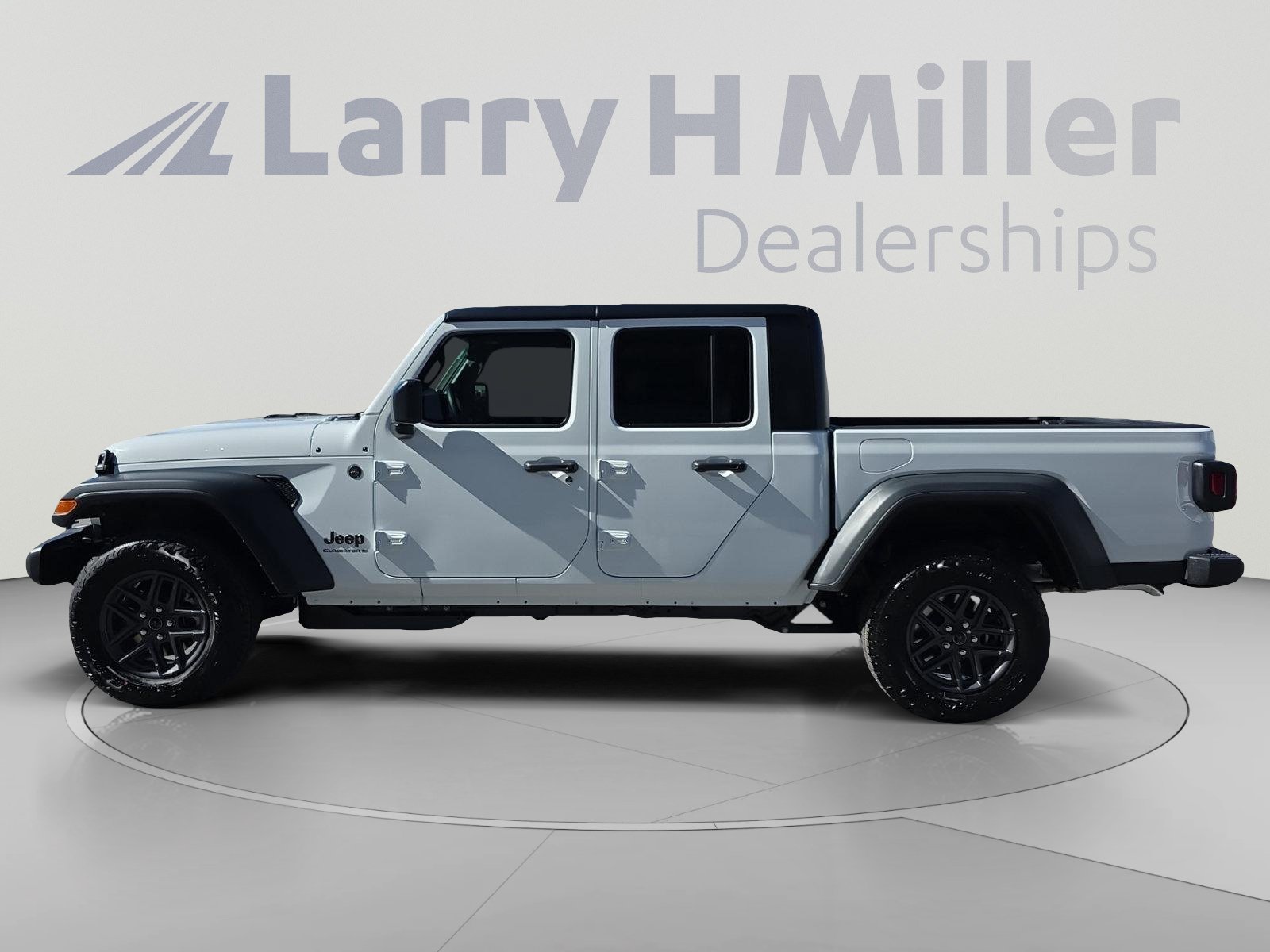 New 2026 Jeep Gladiator Sport AWD/4WD image 2