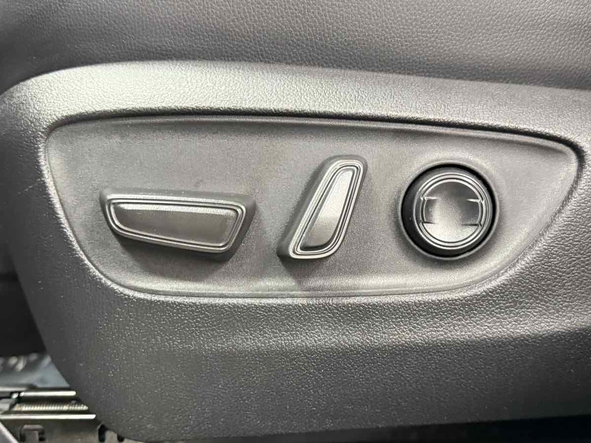 Used 2024 Toyota Grand Highlander Limited image 30