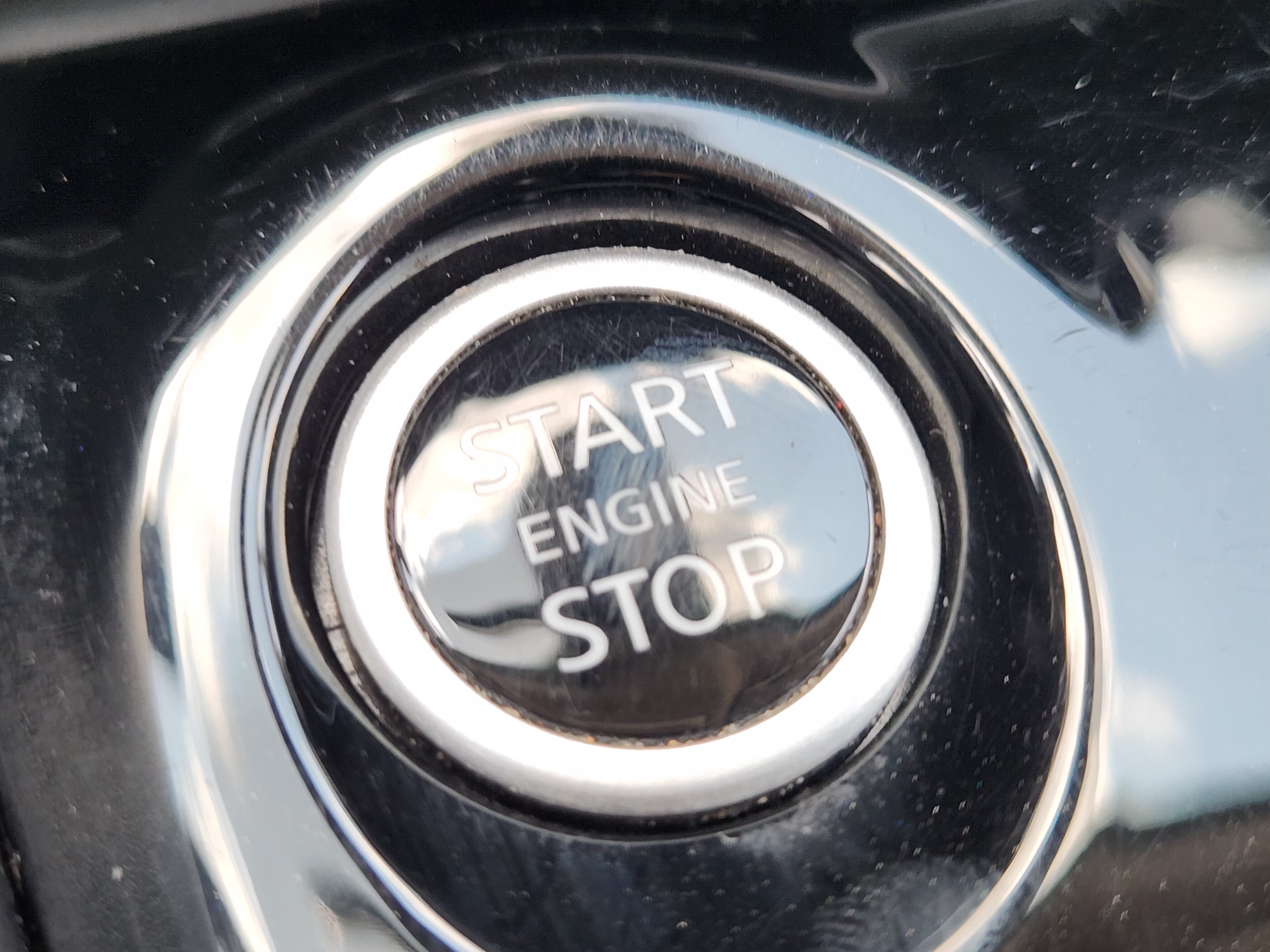 Used 2025 Nissan Versa SR w/ Trunk Package FWD image 22
