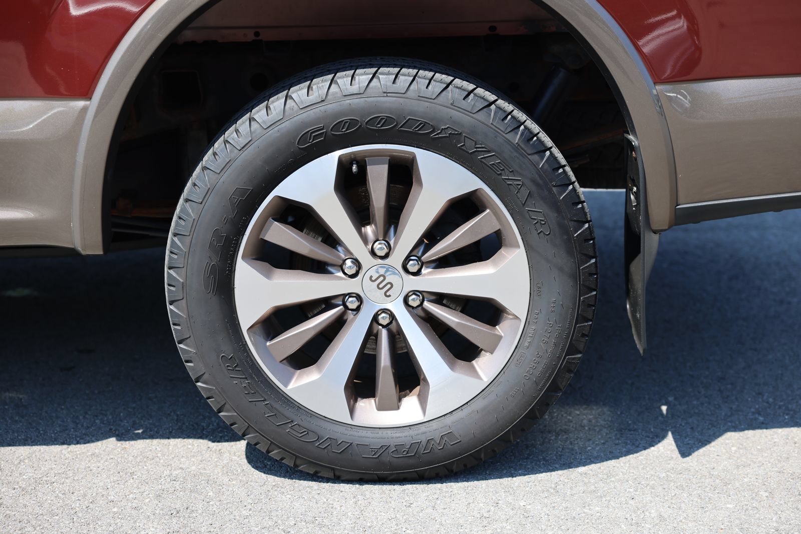 Used 2016 Ford F150 King Ranch w/ Equipment Group 601A Luxury AWD/4WD image 31