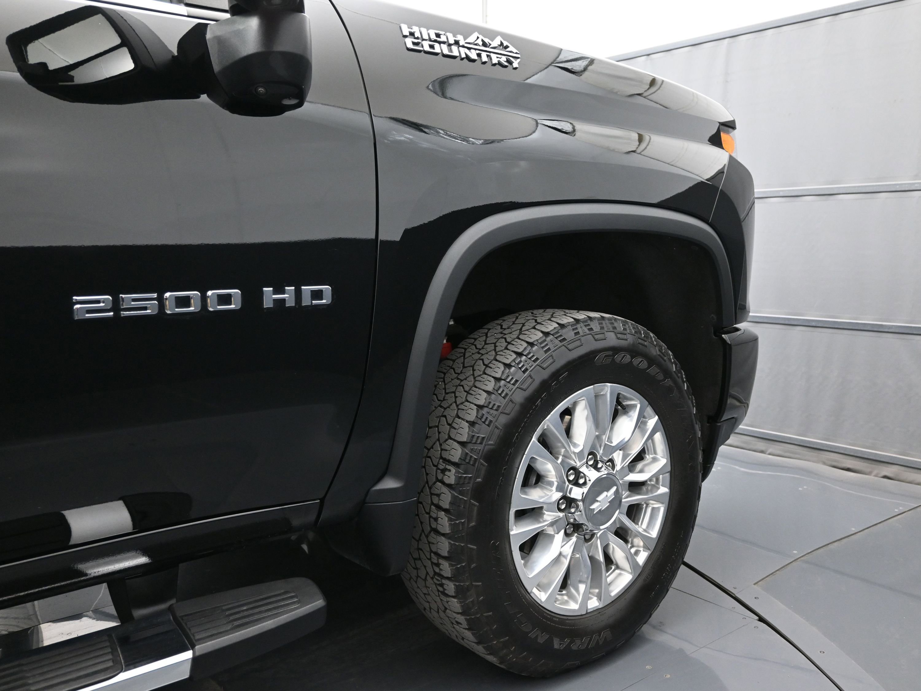 Used 2020 Chevrolet Silverado 2500 High Country w/ Z71 Off-Road Package image 44