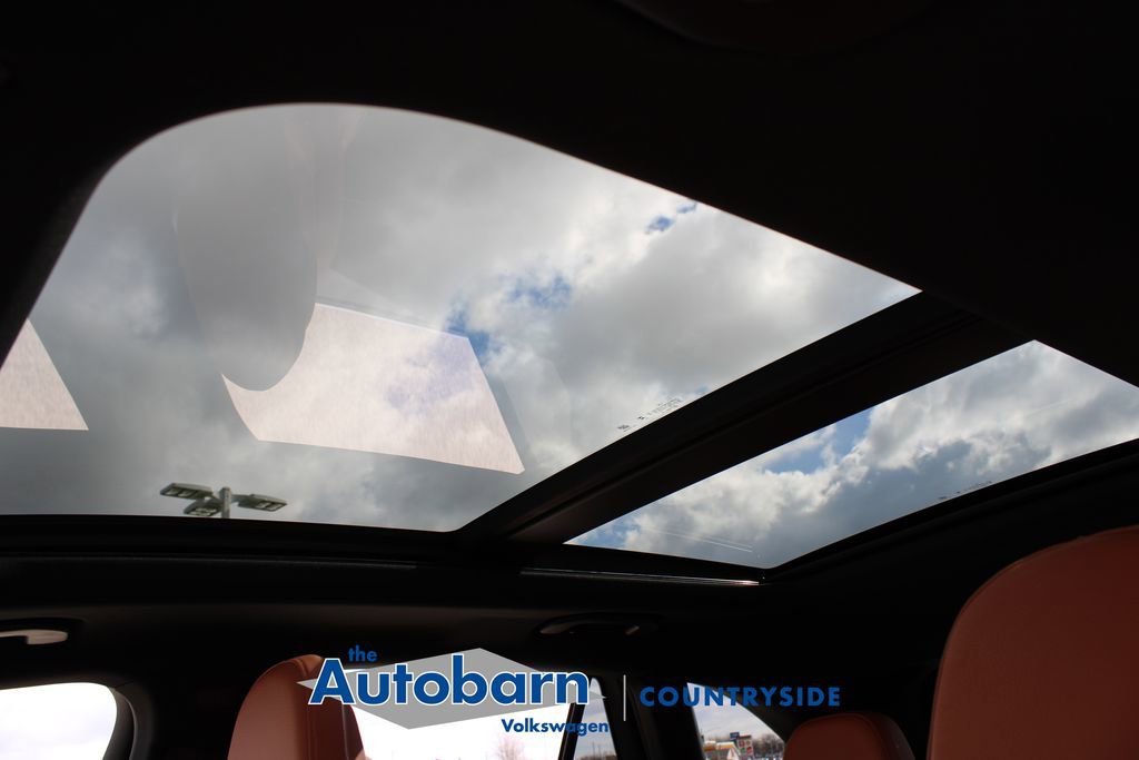 Used 2025 Mercedes-Benz GLC 300 4MATIC image 19