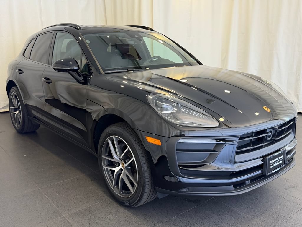 Certified 2026 Porsche Macan AWD/4WD image 7